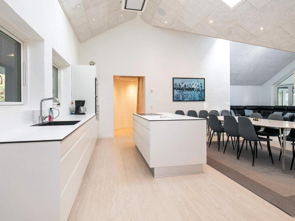 14 Person Holiday Home In L Kken Lokken Luaran gambar